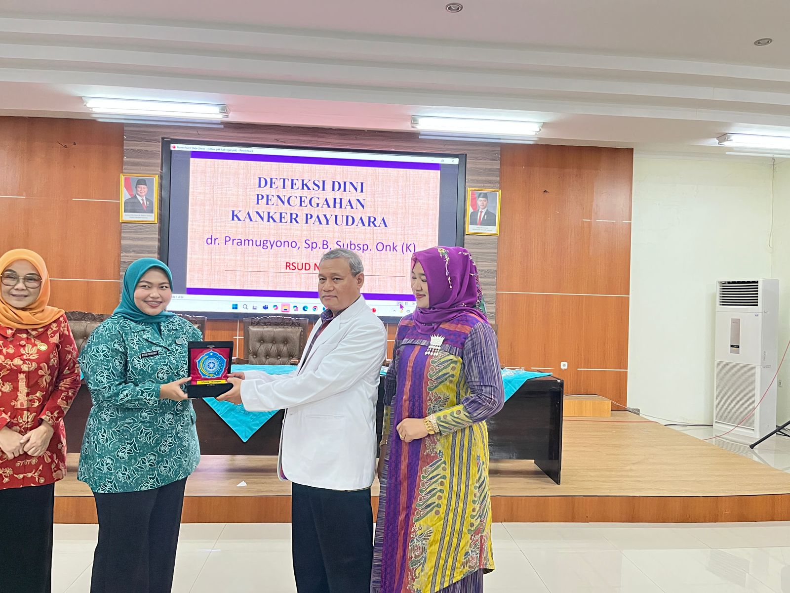 Penyuluhan Kesehatan Pencegahan dan Deteksi Dini Kanker Payudara dan Kanker Serviks oleh dr. Pramugyono, Sp. B, Subsp. Onk (K)
